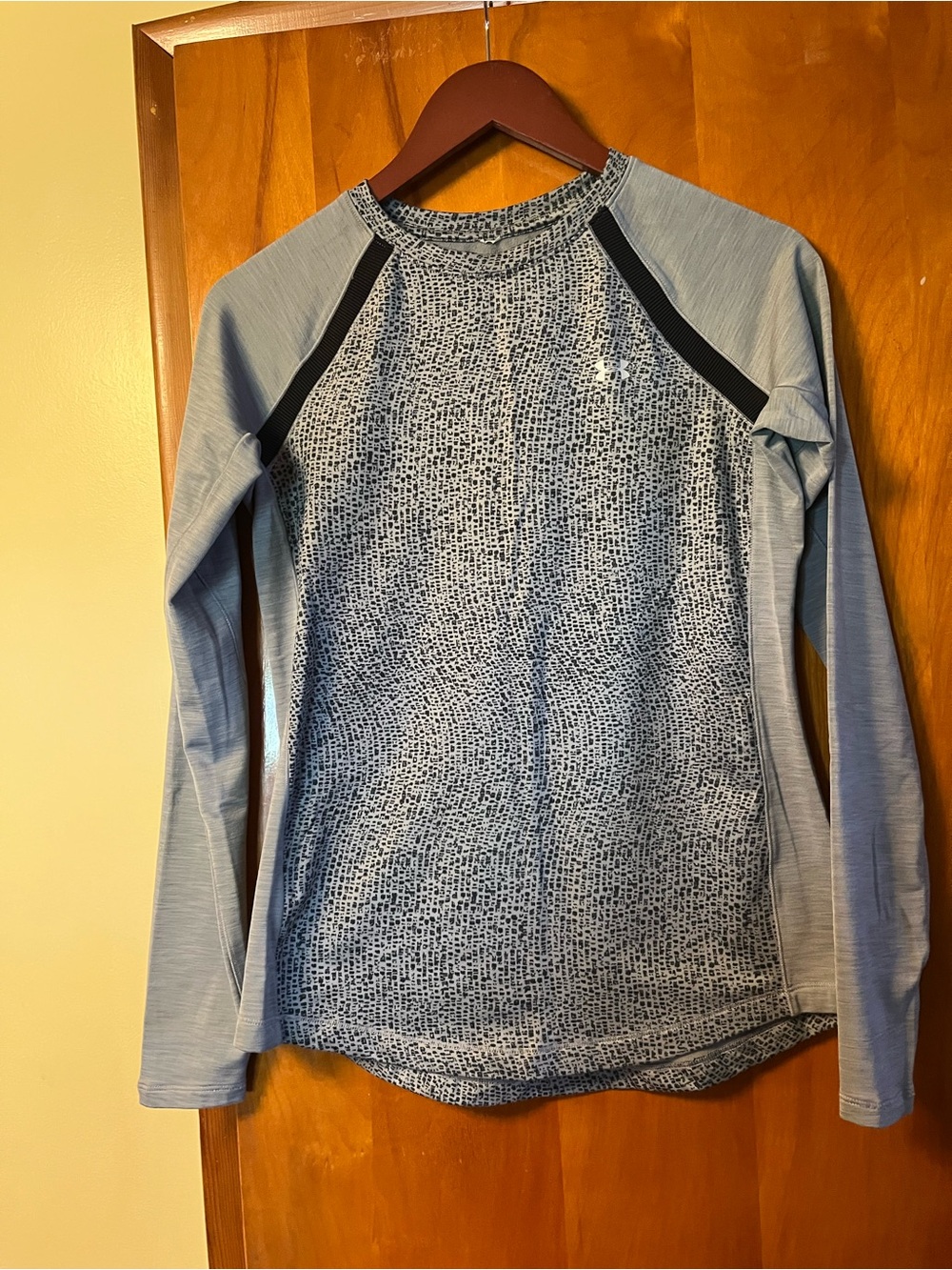 Under Armour Light Blue Heathered Raglan Long Sleeve Top